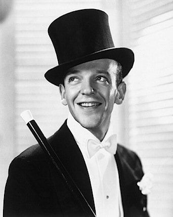 Frederick Austerlitz, better known as Fred Astaire (May 10, 1899 — June 22, 1987), was a film and stage actor, choreographer, singer, musician, and the original dancing machine. He made 31 musical films and was named the fifth greatest male … Marilyn Monroe Fotos, Jane Powell, Acting School, Jack Lemmon, Fred And Ginger, Hippie Man, Septième Art, Bing Crosby, Ginger Rogers