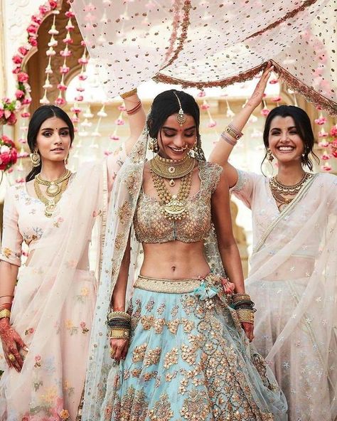 8 Times Brides Entered With Their Sisters And Why You Should Too! Bridal Entry, Bride Entry, Desi Wedding Dresses, Big Fat Indian Wedding, Indian Bridal Dress, Bridal Photoshoot, Indian Bridal Fashion, Indian Bridal Outfits, Desi Wedding