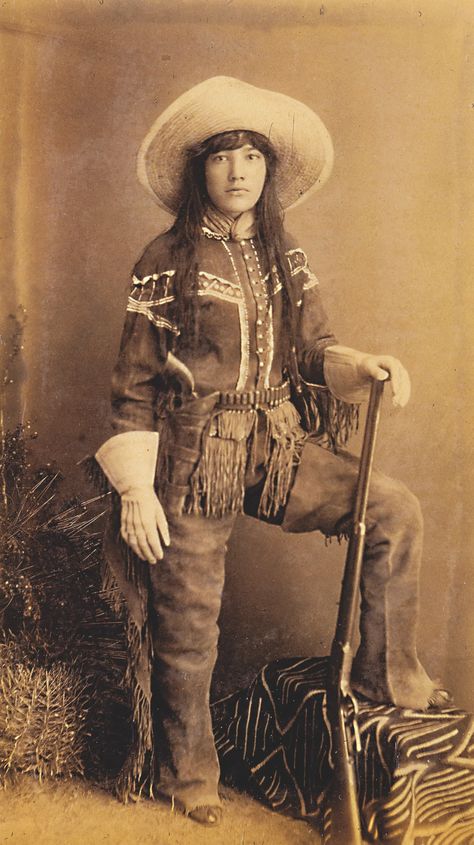 Avant Garde, Wild West Outfits, Western Canvas, Old West Photos, Black Cowgirl, Indian Scout, Vintage Cowgirl, Canvas Photo, Cowboy Outfits