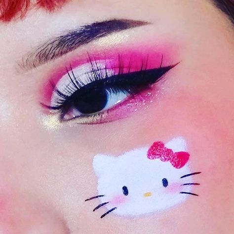 Hello Kitty & Friends on Instagram: “Friday inspo 💄Adorable Hello Kitty make up by @leeeexz ❤️ would you wear it ? #hellokitty #inspo #makeup #friday” Hello Kitty Makeup Aesthetic, Sanrio Eye Makeup, Hello Kitty Make Up Look, Hello Kitty Makeup Ideas, Cute Makeup Looks Pink, Painting Makeup Art, Hello Kitty Costume Ideas, Hello Kitty Inspired Makeup, Hello Kitty Eye Makeup