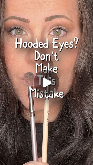 Mindy Jean on Instagram: "Hooded eyes? No problem! Learn this simple step for a quick eye makeup routine.  Try it out and share your results in the comments!  Comment EYES and i’ll send you my favorite eye bundle👇  #HoodedEyeMagic #EyeshadowForHoodedEyes #GazeTransformation #HoodedEyeDosAndDonts #EyeMakeupTutorial #LiftedEyes #SculptedGaze #HoodedEyeBeauty #EyeTransformation #MakeupForAllEyes" Smoky Brown Eye Makeup, Eye Shadow Tutorials, Best Eyeshadow For Brown Eyes, Makeup For Hooded Eyelids, Hooded Eyes Tutorial, Simple Eyeshadow Tutorial, Quick Eye Makeup, Eye Makeup For Hooded Eyes, Eyeshadow For Hooded Eyes