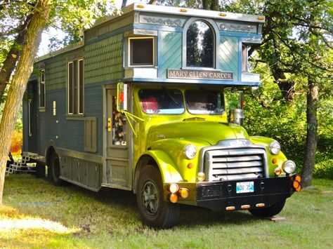 Holy cow!  The Mary Ellen Carter is the most gorgeous tiny-house-on-wheels that I've ever seen.  Click through for some amazing pictures. Tiny House Living, Vintage Caravans, Modern Dans, Truck House, Vw Lt, Bus House, Vintage Rv, Mobil Home, Vintage Travel Trailers