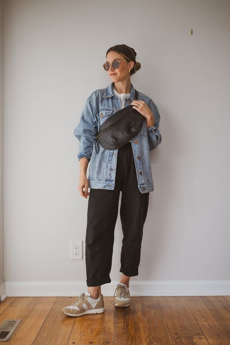 Six Outfits With Able's Mary Easy Pants - Stitch & Salt Dressing Up A Graphic Tshirt For Work, Vintage Cool Outfits, Loose Spring Outfits, Healed Clog Outfit, Comfy Chic Outfit, Late Summer Teacher Outfits, Alohas Sandals Outfit, Mom Athleisure Style Fall, Spring 2024 Outfits Black Women