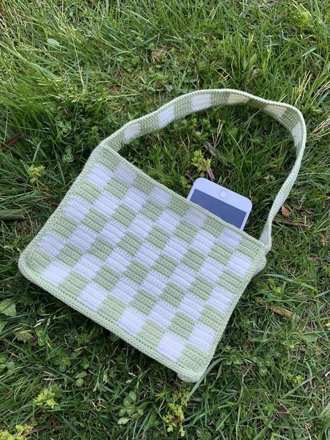 Checkered Tote Bag, Crochet Small Bag, Crochet Checkered, Checkered Bag, Bags Crochet, Crochet Shoulder Bags, Handmade Crochet Bags, Crochet Business, Crochet Handbags Patterns