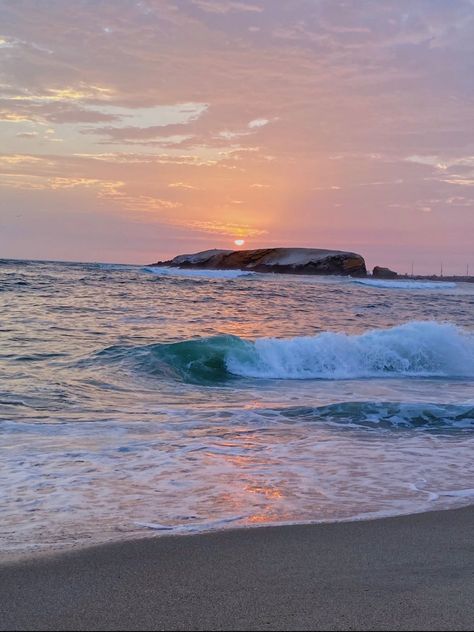 Peru, Holiday Places, Peru Aesthetic, Peru Beaches, Peru Travel, Lima Peru, I Want To Travel, Gap Year, Insta Inspo