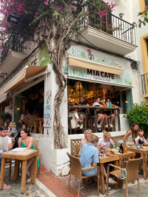 Barcelona Cafe Aesthetic, Malaga Spain Food, Cafe In Spain, Spanish Culture Aesthetic Food, Tapas Aesthetic Spain, Spanish Cafe Aesthetic, Spanish Lifestyle Aesthetic, Spain Lifestyle Aesthetic, Marbella Spain Aesthetic