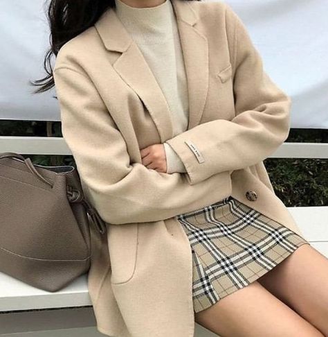 K Fashion, Mode Teenager, Korean Fashion Ideas, Outfit Essentials, Academia Outfits, Korean Fashion Outfits, Academia Fashion, Korean Outfit, Mode Kpop