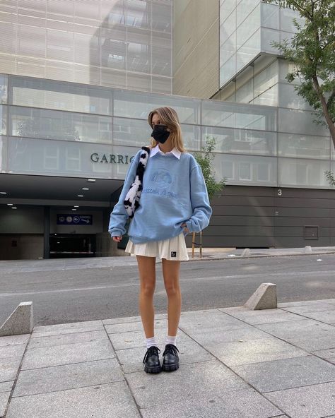 Low Top Doc Martens Outfit, Low Top Doc Martens, Skirt And Sweatshirt Outfit, Blue Sweatshirt Outfit, Blue Skirt Outfits, Blue Shirt Outfits, White Tops Outfit, Light Blue Sweatshirt, Fluffy Bag