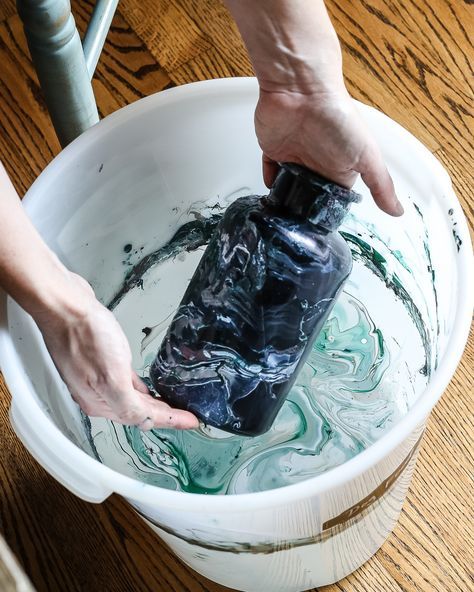 DIY Marbled Vases and Halloween Entryway | blesserhouse.com - A quick tutorial for how to turn old jars and bottles into marbled vases (using nail polish) on the cheap that are modern works of art. Diy Vase Ideas, Glow Stick Jars, Art Painting Diy, Halloween Entryway, Old Jars, Jars And Bottles, Painting Glass Jars, Vase Ideas, Painted Glass Vases