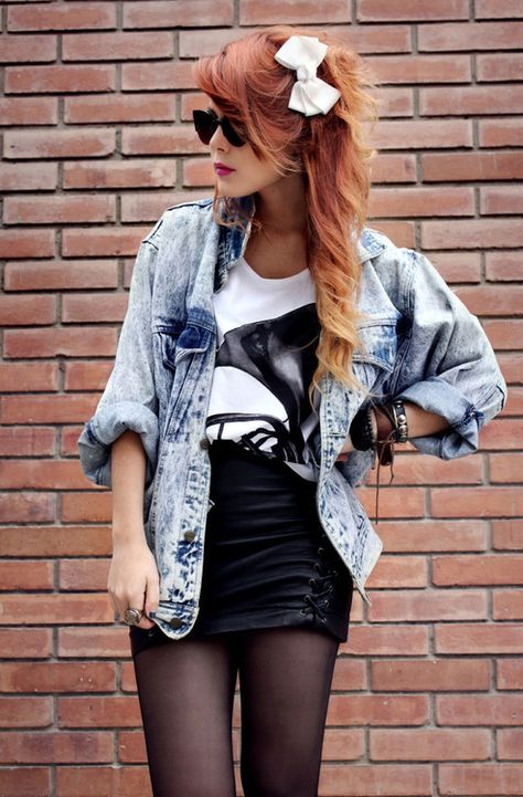 80s Rock Fashion, Style Année 80, Look 80s, 80s Party Outfits, Mode Rock, Rock Hairstyles, Acid Wash Denim Jacket, 80s Look, Tokyo Street Fashion