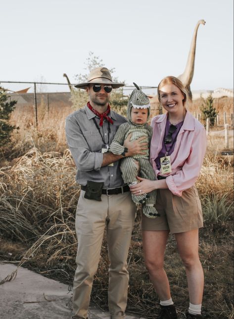 Park Ranger Family Costume, Family Of 3 Halloween Costumes Dinosaur, Jurassic World Halloween Costume, Jurassic Park Costume Women, Jurassic World Family Costume, Family Dinosaur Costumes, Jurrasic Park Family Costume, Jurassic Park Halloween Costume Family, Zoo Keeper Family Costume