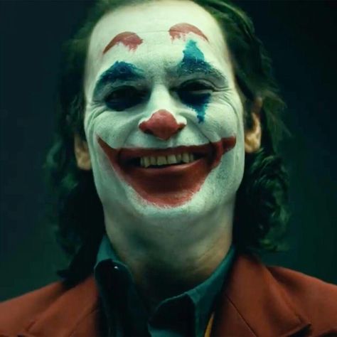 Joaquin Phoenix as the Joker in 2019 Joker Kunst, Art Du Joker, Joker Make-up, New Joker Movie, Joker Origin, Beste Gif, Joker Film, Joker Smile, Animiertes Gif