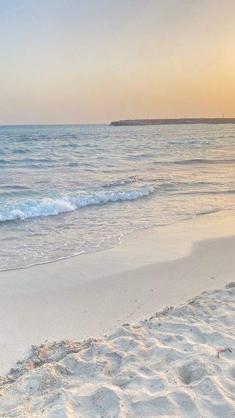 Photo For Beach, White Beachy Aesthetic, A And S Wallpaper, White Aesthetic Scenery, White Aesthetic Pictures For Instagram, Photo Aesthetic Blanc, Pretty White Wallpaper, White Sunset Aesthetic, White Pics Aesthetic