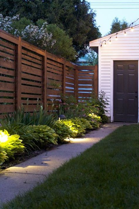 Whether it's privacy you are craving or wanting to screen out the sun or an unsightly neighbor's yard, this post on attractive privacy screens is for you. Cheap Privacy Fence, Yard Privacy, Diy Privacy Fence, Patio Privacy, Privacy Fence Designs, Cheap Backyard, Backyard Privacy, Front Yard Fence, Outdoor Privacy