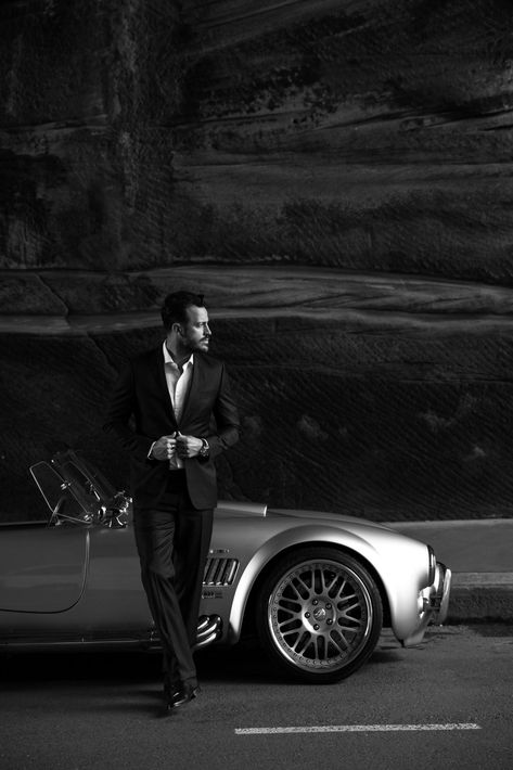 Libertine - Style Guide The Lane Men Cars Photography, Classic Car Photoshoot, Male Portrait Poses, Car Poses, Foto Portrait, Baume Mercier, Male Models Poses, Portrait Photography Men, Men Photoshoot