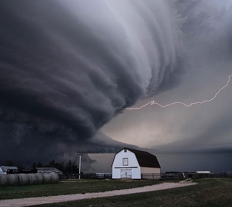 NOAA on Instagram: “Better weather forecasts coming your way: The #NOAA @NWS flagship weather model — the Global Forecast System (#GFS) — is undergoing a…” Storm Photography, Windmills Photography, Supercell Thunderstorm, Thunder Photography, Weather Models, Weather Science, Storm Chasing, Wild Weather, Extreme Weather Events