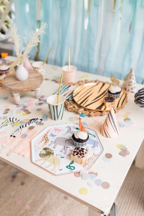 Animal Party Table Decorations, Party Animal Table Decor, Meri Meri Safari, Animals Birthday Party Ideas, Party Animal Party, Safari Table, Party Animals Birthday, Animal Party Decorations, Animal Themed Birthday Party