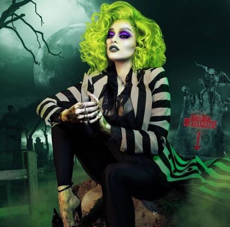 Beetlejuice Halloween Costume, Disfarces Halloween, Beetlejuice Costume, Kostuum Halloween, Beetlejuice Halloween, Looks Halloween, Halloween Makeup Inspiration, Maquillaje Halloween, Halloween Costume Outfits