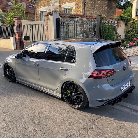 NARDO GREY 💪 📷: @kvnrs3 Car illustrations: @vinny_artworks #golfr #golf7r #golf7 #golfmk7 #vwgolf #vwcity #vwgolf7 #vwgolfr #mk7r #vw Golf R 7.5, Golf 7.5 R, Nardo Grey Cars, Golf Gti Sport, Bmw Golf, Golf 7r, Grey Cars, Gti Car, Vw Polo Gti