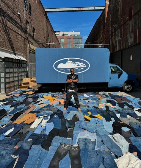 NYC - GREAT DENIM EXCHANGE BY @crtz.rtw 300 JEANS DONATED TO VARIOUS YOUTH CHARITIES AROUND NEW YORK (2024). Crtz Corteiz, Cozy Fits, Style Icons, Street Wear