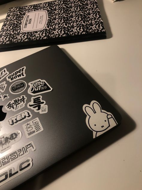 Stickers On Black Laptop, Aesthetic Laptop With Stickers, Black Laptop Stickers Ideas, Black Macbook Aesthetic, Computer Decoration Ideas Stickers, Acubi Stickers, Laptop Sticker Aesthetic, Black Laptop Aesthetic, Acubi Wallpaper Laptop