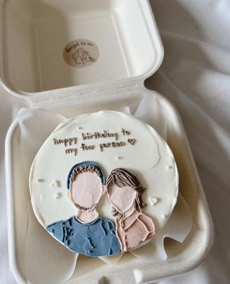 Gf Birthday Cake Design, Birthday Cake For Male Bestie, Best Friend Cake Design, Birthday Bento Cake Ideas For Boyfriend, Bento Cake 22 Birthday, Mini Cake For Boyfriend, Cute Cakes For Boyfriend, Bento Cake For Boyfriend Birthday, Cake With Quotes