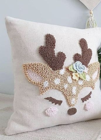 Punch Needle Ideas Projects, Punchneedle Ideas, Maluchy Montessori, Cushion Embroidery, Crochet Pillows, Punch Needle Patterns, Hand Embroidery Projects, Cute Face, Punch Needle Embroidery
