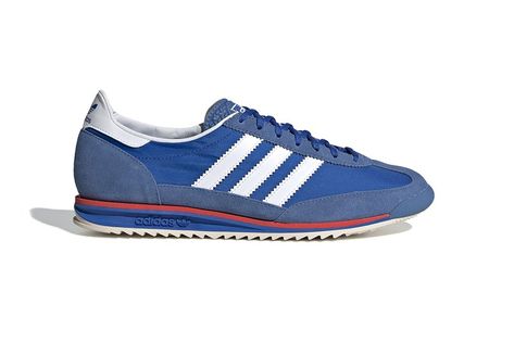 adidas Originals' Lightweight SL72 Relives the 1972 Munich Olympics in OG Colorway #daily #news #hypebeast #mux #muxjasper #fivedoubleues Adidas Sl 72, Mode Adidas, Lightweight Sneakers, Adidas Fashion, Adidas Running, Adidas Samba Sneakers, Sneakers Men Fashion, Adidas Online, Blue Adidas