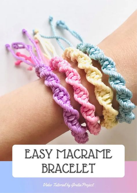 Easy Macrame Bracelet, Diy Friendship Bracelet, Easy Macrame, Macrame Bracelet Diy, Crochet Bracelet Pattern, Yarn Bracelets, Macrame Bracelet Patterns, Macrame Knots Pattern, Bracelets Handmade Diy
