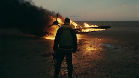 Dunkirk Wallpaper, Cinematography Composition, Nolan Film, Beautiful Cinematography, Best Cinematography, Beautiful Film, Movie Shots, Film Inspiration, Christopher Nolan