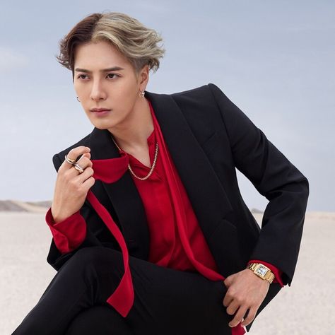 Paul Mescal, Jackson Wang + More Front Cartier Trinity Ad Jackson Wang Cute, Curly Hair Celebrities, Yves Saint Laurent Y, Paul Mescal, Mens Winter Fashion Outfits, Cream Suit, Cartier Trinity, Ad Fashion, Perfect Denim