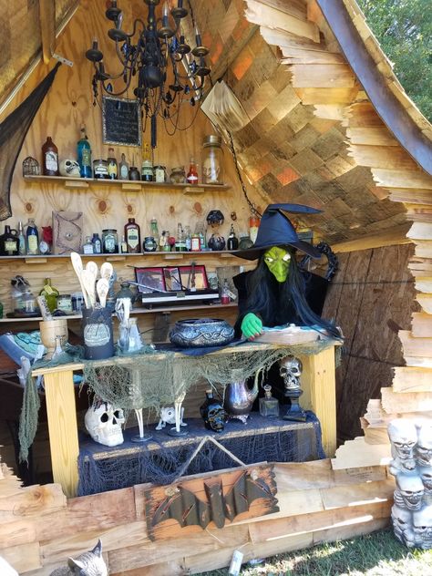 This year's project. Halloween Witch house Witch Themed Haunted House, Witchy Decor Witch Cottage Halloween Decorations, Witches Hut Halloween, Blair Witch Project Decorations, Witch Halloween Theme, Witches Cottage Halloween Decor, Witches Den Halloween Decor, Halloween Witch Display, Halloween Facade