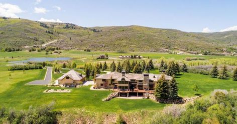 200,683-Acre Ranch Once Owned by Mrs. Fields Cookies Founder Is On The Market For $45 Million Mrs Fields Cookies, Mrs Fields, Utah Home, Hay Barn, Ranches For Sale, Horse Property, Horse Ranch, Luxury Estate, Vacation Resorts