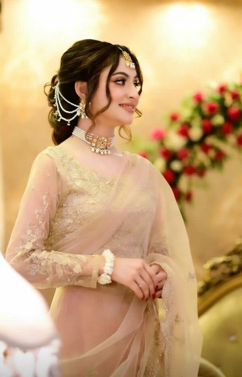 Hair Style On Saree, Pakistani Bridal Makeup, Perhiasan India, Branded Outfits, Asian Bridal Dresses, Latest Bridal Dresses, Stylish Short Dresses, Pakistani Wedding Outfits, Pakistani Fancy Dresses