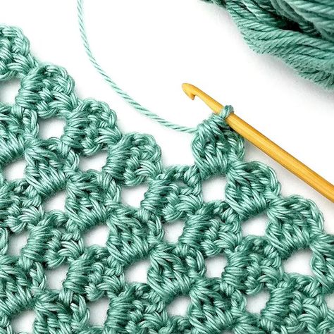 Check out the first Nordic Hook video tutorial! 😉 | Instagram Nordic Hook Crochet, Phone Bag Crochet, Crochet Stitch Tutorial, Hook Crochet, Crochet Tutorial Pattern, Crochet Phone Cases, Honeycomb Stitch, Stitch Tutorial, Crochet Stitches Tutorial