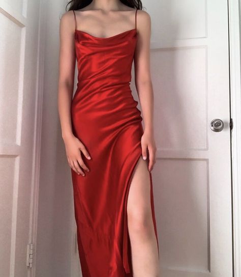 fan outfits account on Twitter: "red silk dress… " Silk Dress Aesthetic, Red Silk Dress, Red Satin Dress, Vintage Red Dress, Red Dress Long, Red Slip Dress, Pose Fotografi, Dress Spaghetti Straps, Spaghetti Strap Prom Dress