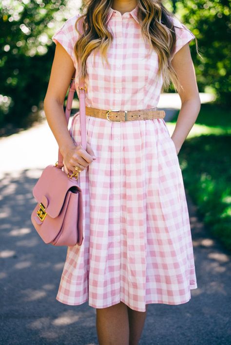 Pink Check Dress by Eliza J and Miu Miu Bag Pink Check Dress, Preppy Mode, Trendy Spring Fashion, Gingham Fashion, Gal Meets Glam, Check Dress, Vestidos Vintage, Fashion Spring, Vintage Stil