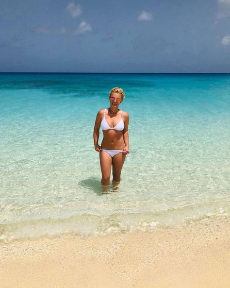 Britney Spears' Bikini Body, Swim Style Through the Years: Photos Britney Spears Body, Brittany Spears, Swim Style, Britney Jean, Style Evolution, Old Singers, Swim Fashion, Queen B, Turks And Caicos