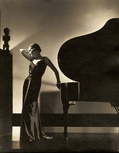 High Fashion Photography, Edward Steichen, Alfred Stieglitz, Straight Photography, Photographers Gallery, History Of Photography, Famous Photographers, Great Photographers, Vienna Austria