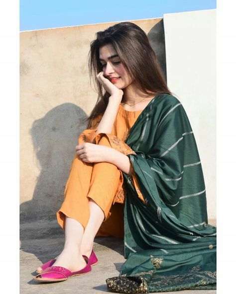 Tiktoker style Kainat Faisal Dress, Mehndi Designs For Girls, Girls Dp Stylish, Pakistani Girl, Stylish Dresses For Girls, Girls Dpz, Stylish Girl, Stylish Dresses