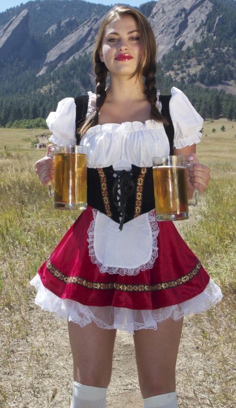 Oktoberfest Octoberfest Girls, German Beer Girl, Beer Maid, Oktoberfest Woman, Estilo Cowgirl, German Outfit, German Girls, Oktoberfest Beer, Beer Girl