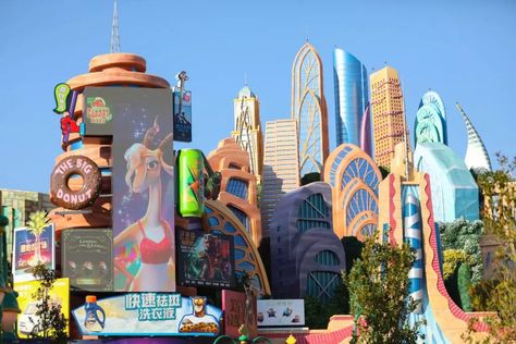 Here’s Everything You Can Do In Zootopia Land At Shanghai Disney Resort! Disney Experiences, Flash The Sloth, Disneyland Shanghai, Zootopia Characters, Shanghai Disney, Shanghai Travel, Shanghai Disneyland, Disney Tokyo, Army Room Decor
