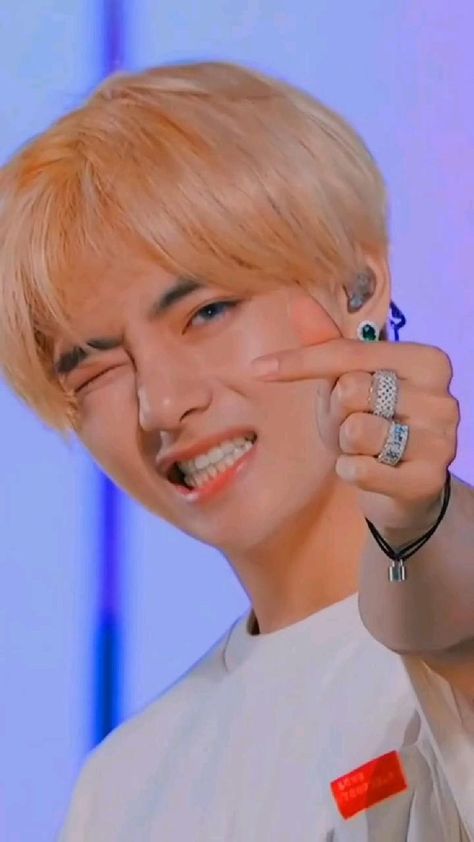 Taetae smile 😽 in 2022 | Bts v pictures, Bts v photos, Kim taehyung V Pictures, V Photos, Taehyung Video, Bts V Photos, Bts V Pictures, Bts V, Kim Taehyung, Bts, Pins