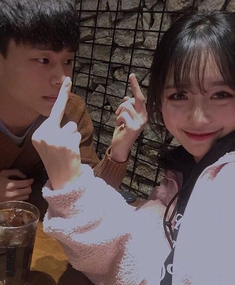 Imagen de couple, asian, and korean Couple Ulzzang, Image Couple, Korean Best Friends, Ulzzang Couple, Korean Couple, Ulzzang Boy, Best Friend Pictures, Instagrammer, Fan Fiction