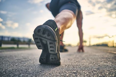 Rebounder Workouts, Running Photography, Running Photos, Beautiful Profile, Friendship Photography, American Athletes, Running Track, Pink Running Shoes, Shoes Photo