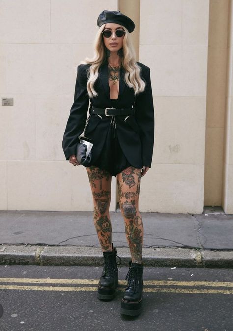 Chic Alternative Style, Leather Shorts Casual Outfit, Chest Harness Outfit Casual, Gothic Night Out Outfit, Fancy Rocker Outfit, Classic Edgy Style Aesthetic, Vintage Edgy Outfits, Festival Outfits Rock, Rocker Street Style