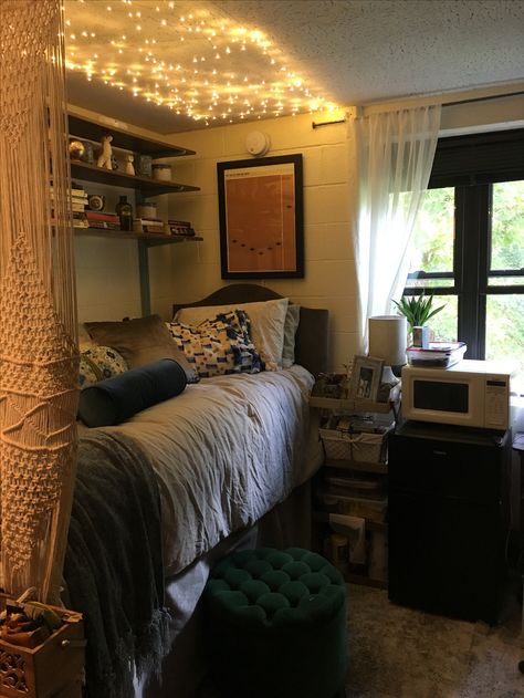 Dorm room #dorm #college #tumblrroom #tumblr #vintage #bedroom Mirror For Dorm Room, Small Dorm Storage, College Dorm Room Ideas Earthy, Dorm Room Ideas Flowers, Soft Dorm Aesthetic, Fifth Wheel Bedroom Ideas, Indie Dorm Room Aesthetic, Dorm Inspo Cozy Double, Blue Green Room Ideas