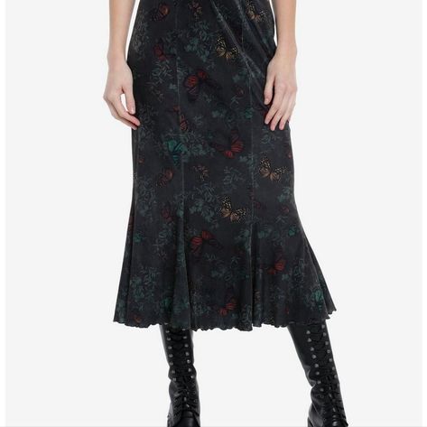 Nwt Thorn & Fable Butterfly Velvet Mermaid Midi Skirt.( Size Small In Juniors) 95% Polyester; 5% Spandex . Wash Cold; Dry Low Stretchy Material Length: 32" Dark Green Velvet Color. From Hot Topic Whimsical Goth Outfits, Mermaid Midi Skirt, Cosmic Aura, Vintage Outfits 90s Retro, Aura Black, Kate Bush, Midi Skirt Outfit, Lace Midi Skirt, Tall Hoodies