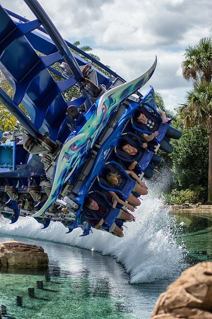 I can't wait to try this. It's like you are flying!  Manta - Sea World Orlando, FL Sea World Orlando, Crazy Roller Coaster, Best Roller Coasters, Theme Parks Rides, Seaworld Orlando, Amusement Park Rides, Carnival Rides, Orlando Vacation, Roller Coasters