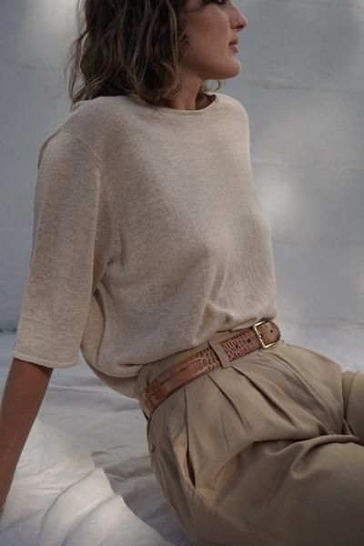 Clothing – ST. AGNI Minimalista Sikk, Fotografi Fesyen, Summer Minimalist Fashion, Boho Mode, Millennials Fashion, St Agni, Beige Pants, Linen Tee, Ținută Casual